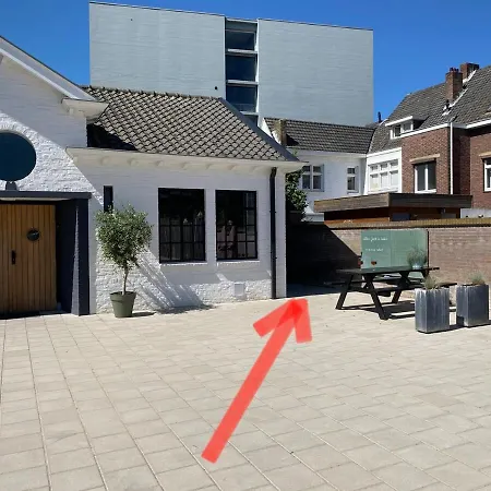Het Klaslokaal In De Oude School Met Tuin * 海尔伦
