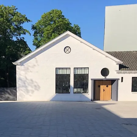 Het Klaslokaal In De Oude School Met Tuin Heerlen