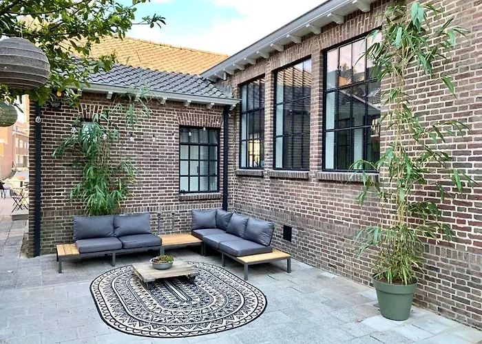 Het Klaslokaal In De Oude School Met Tuin شقة