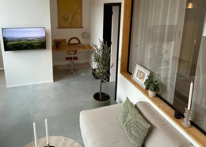 Het Klaslokaal In De Oude School Met Tuin * هيلين