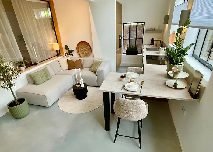 شقة Het Klaslokaal In De Oude School Met Tuin