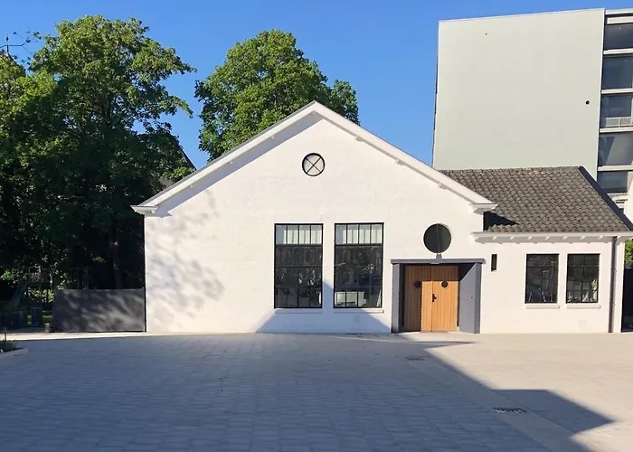 Het Klaslokaal In De Oude School Met Tuin Heerlen